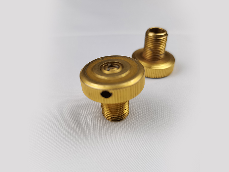 得人精工为电子行业提供吸嘴、刮刀、测试平台、分选盘等